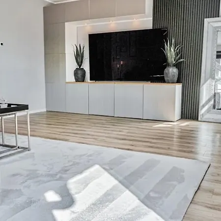 Dom wakacyjny Grosse Doppelhaushaelfte Mit Sauna, Pool & Garten Bendorf