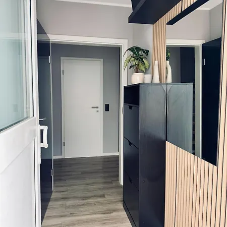 Grosse Doppelhaushaelfte Mit Sauna, Pool & Garten * Bendorf