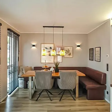 Σπίτι διακοπών Grosse Doppelhaushaelfte Mit Sauna, Pool & Garten