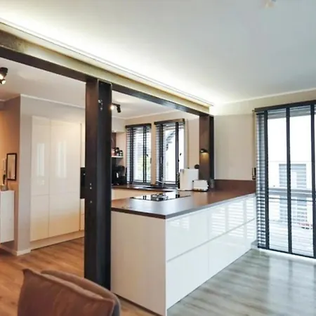 Casa de Férias Grosse Doppelhaushaelfte Mit Sauna, Pool & Garten Bendorf