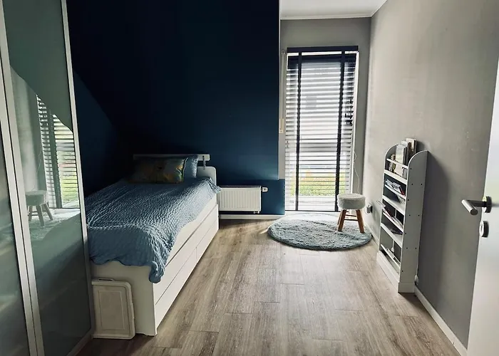 Grosse Doppelhaushaelfte Mit Sauna, Pool & Garten Casa de Férias *