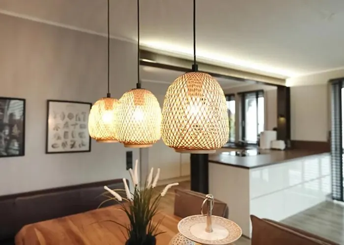 Grosse Doppelhaushaelfte Mit Sauna, Pool & Garten Casa de Férias *