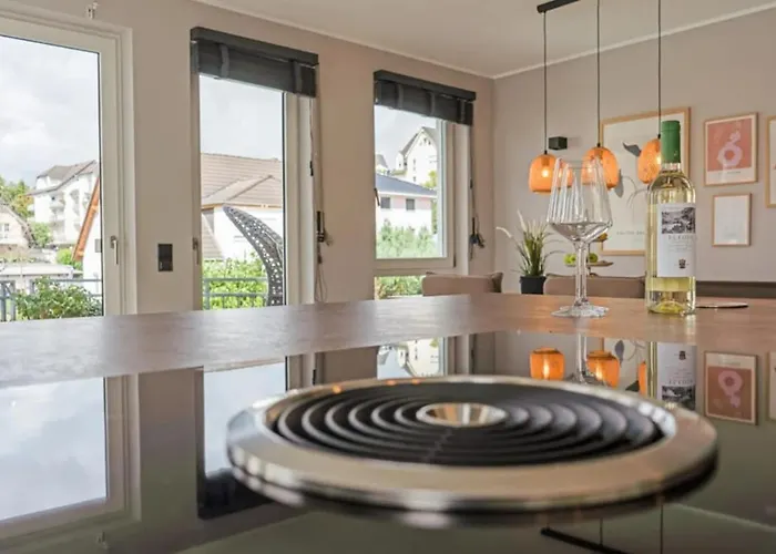 Grosse Doppelhaushaelfte Mit Sauna, Pool & Garten