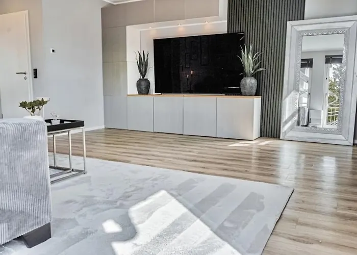 Casa de Férias Grosse Doppelhaushaelfte Mit Sauna, Pool & Garten Bendorf