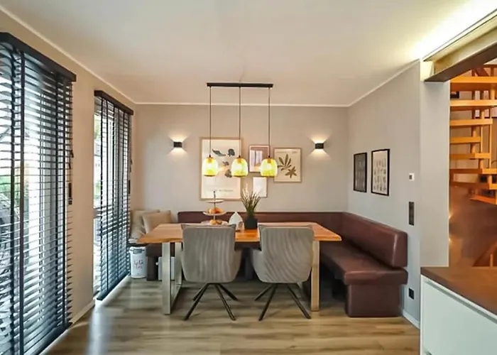 Casa de Férias Grosse Doppelhaushaelfte Mit Sauna, Pool & Garten